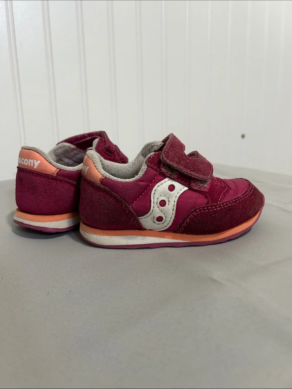 Saucony -JAZZ LOWPRO- Kids Dark Pink and Coral Velcro Sneakers SZ: 5M